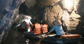Trang_An_boat_trip_Signature_Ninh_Binh